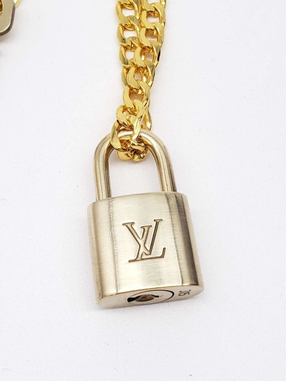 Gold-Plated Necklace with Authentic Louis Vuitton Padlock - Picture 5 of 11